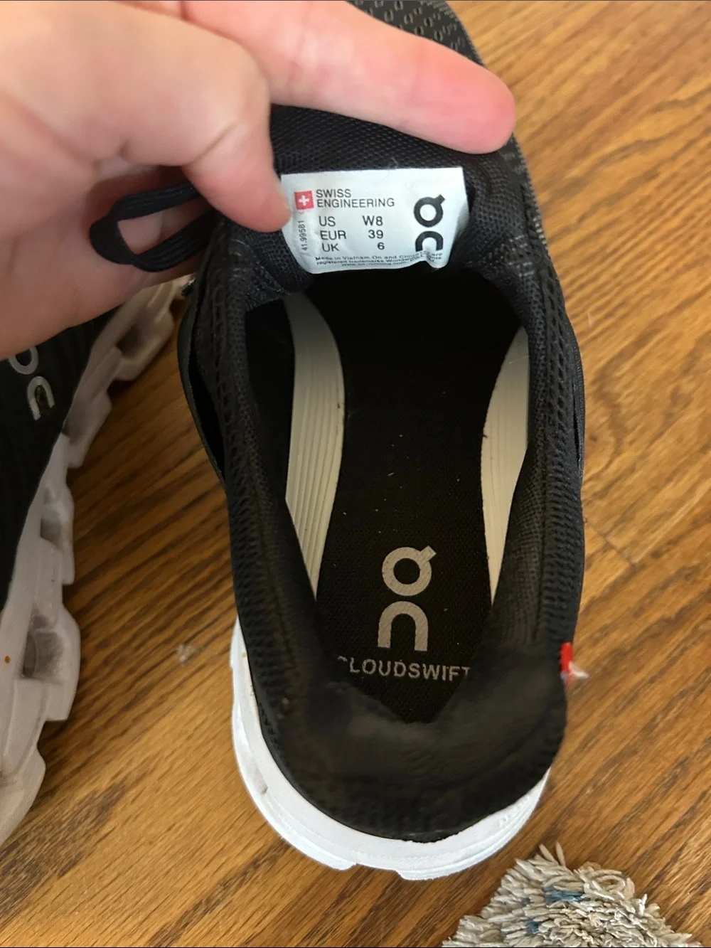 On Cloudswift Women's Black Athletic Running Shoes